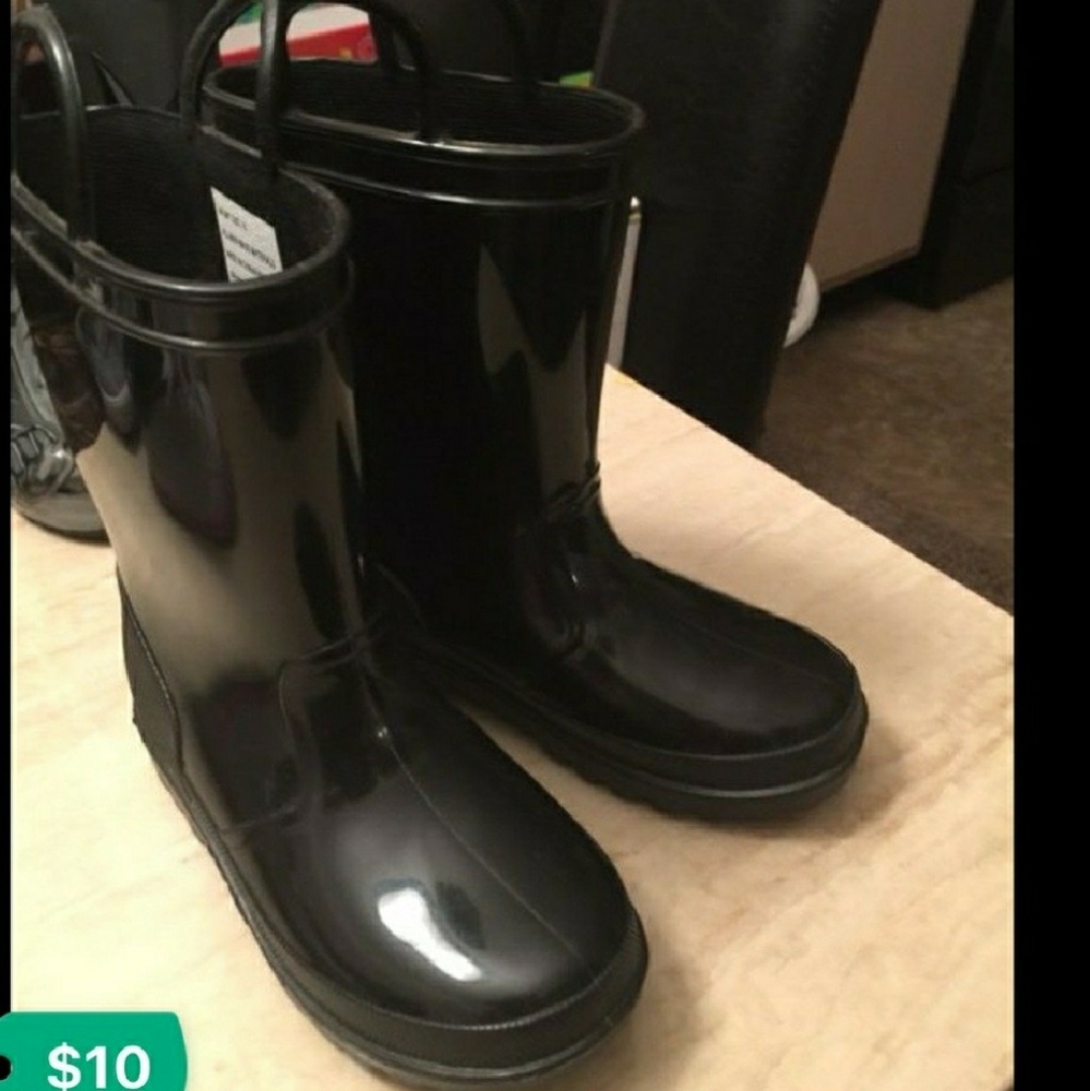 KID'S BLACK RAIN BOOTS SIZE 10C